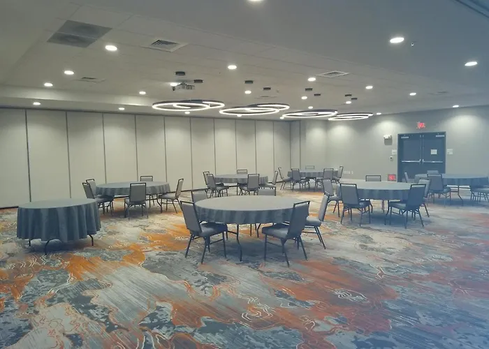 Holiday Inn - Kansas City - Northeast By Ihg