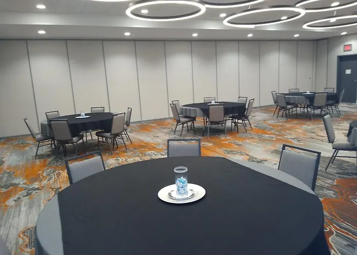Holiday Inn - Kansas City - Northeast By Ihg