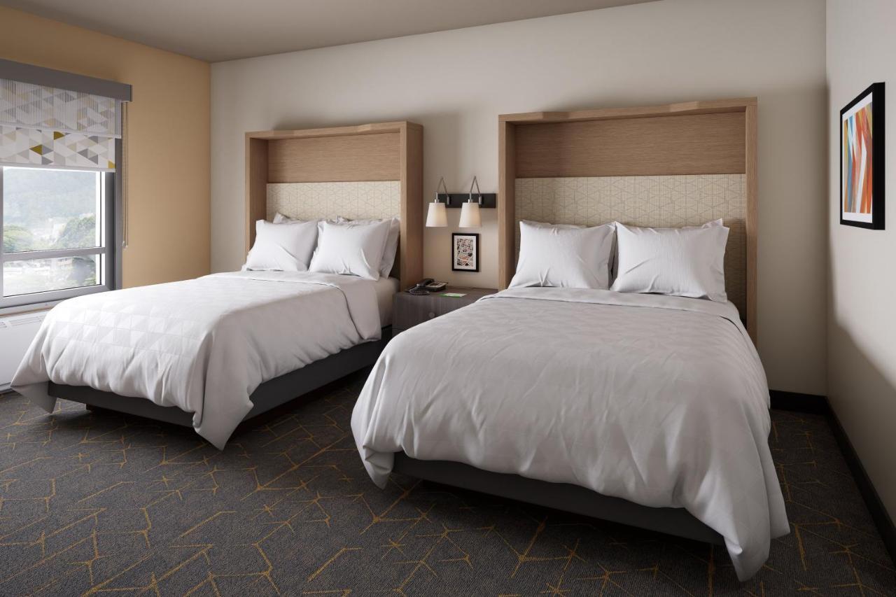 - Kansas - Northeast By Ihg Hotel