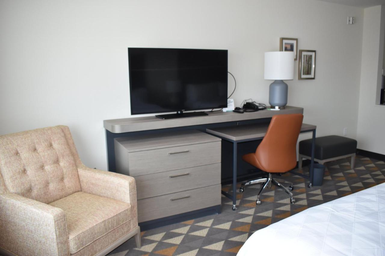 - Kansas - Northeast By Ihg Hotel 3*